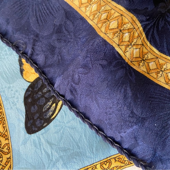 Butterfly Patterned Scarf - Picture 4 of 5